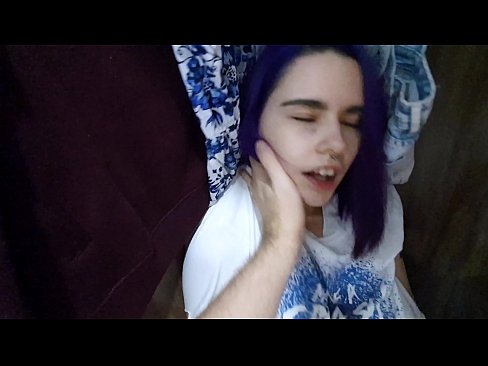 ❤️ Pom kuv tus ntxhais hauv lub txee dai khaub ncaws thiab pab nws cum ❌ Fucking ntawm peb ﹏